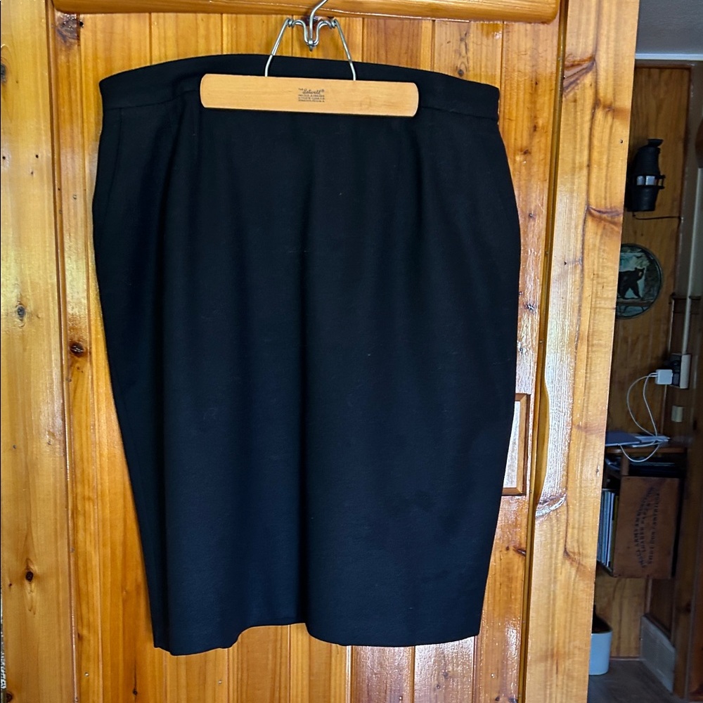 Classic Black Women's Pencil Skirt
